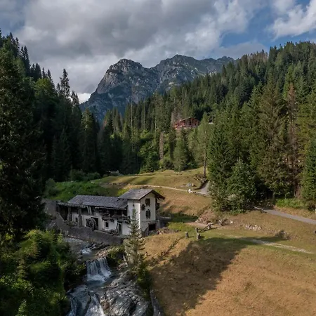 Vivere L'inverno Tra I Prati Di Sappada